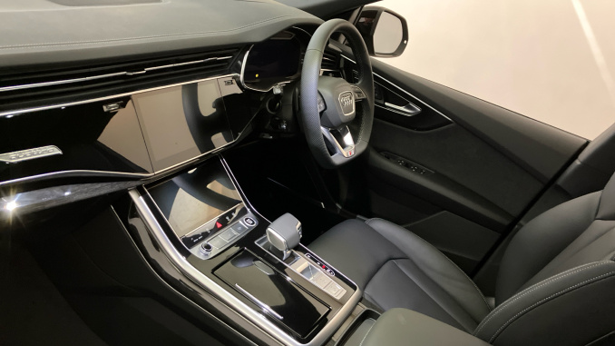 Audi Q8 3.0 TDI Quattro 286 Black Ed 5dr Tiptron Tech Pro Diesel Estate - Image 2